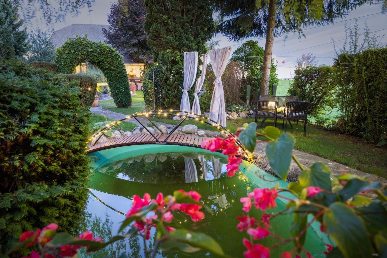 Apartments Ladka Бегунє-на-Горенськем Екстер'єр фото