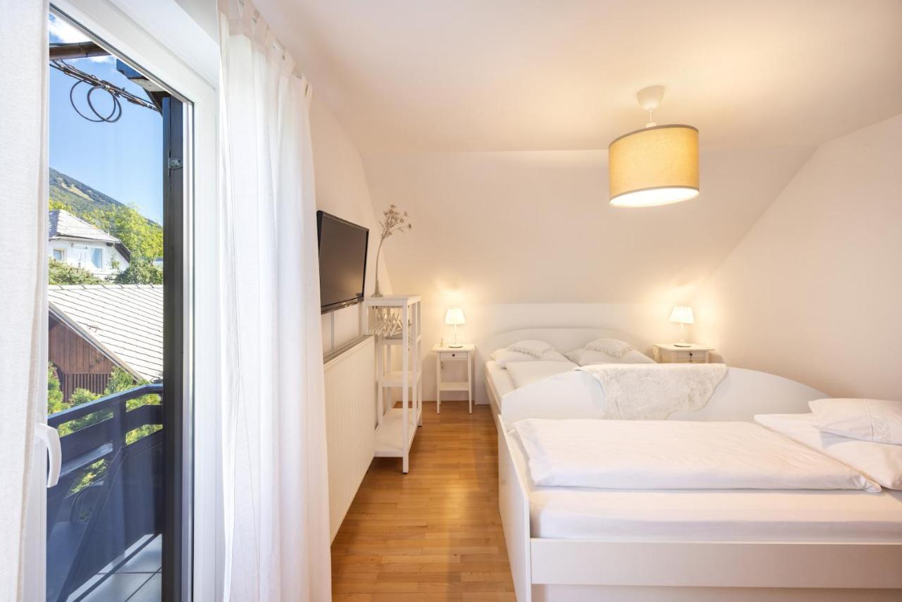 Apartments Ladka Бегунє-на-Горенськем Екстер'єр фото