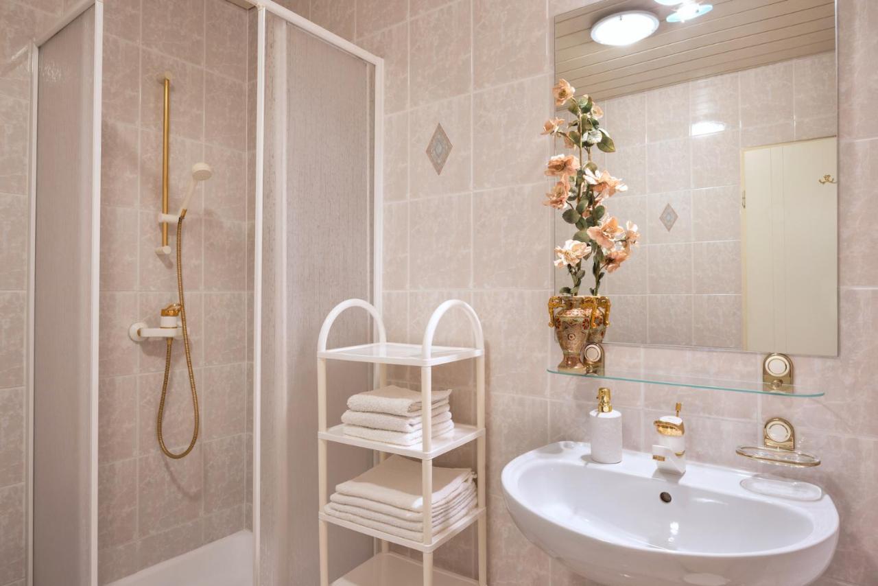 Apartments Ladka Бегунє-на-Горенськем Екстер'єр фото